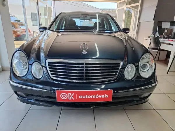 Mercedes-Benz E 220 2003 - 6950 EUR, 378000 km - AUTO.MOTO.pt - 378000km - foto 3 de 38