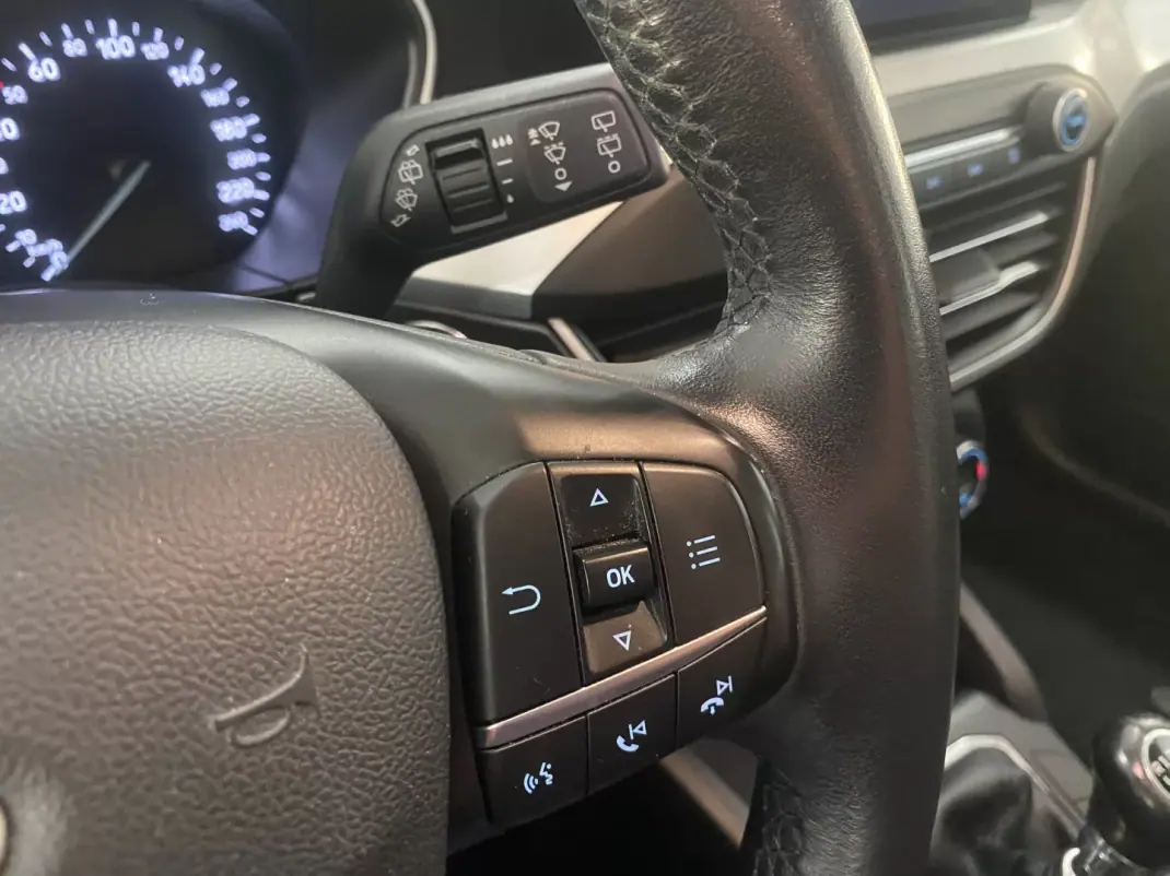 Ford Focus SW 2019 - 12600 EUR, 156868 km - AUTO.MOTO.pt - 156868km - foto 8 de 34