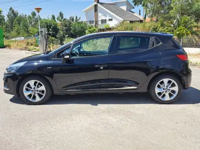 Renault Clio 2017 - 10950 EUR, 112648 km - AUTO.MOTO.pt - 112648km - foto 10 de 45