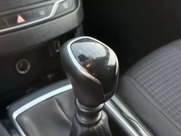 Peugeot 308 SW 2020 - 12900 EUR, 135154 km - AUTO.MOTO.pt - 135154km - foto 16 de 44