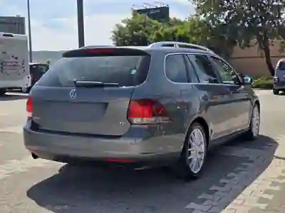 Volkswagen Golf Variant 2010 - 5850 EUR, 279000 km - 279000km - foto 4 de 13