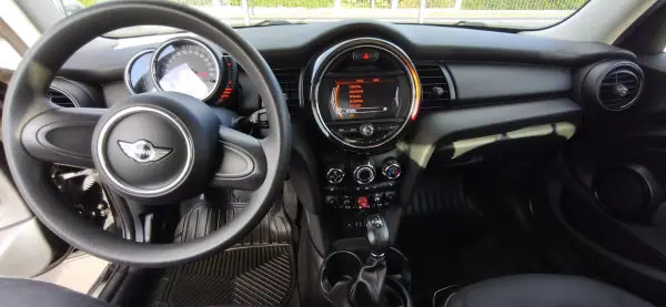 MINI 5 Portas 2016 - 12900 EUR, 190030 km - AUTO.MOTO.pt - 190030km - foto 10 de 12