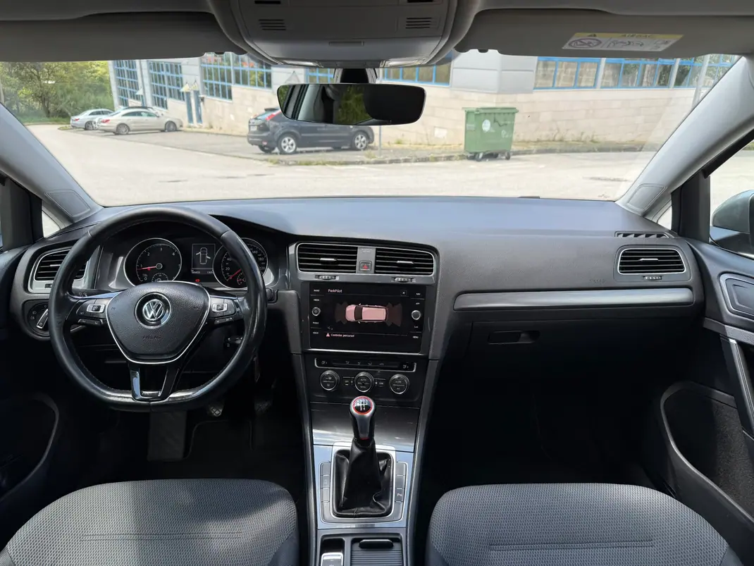 Volkswagen Golf Variant 2017 - 11250 EUR, 193000 km - AUTO.MOTO.pt - 193000km - foto 10 de 14