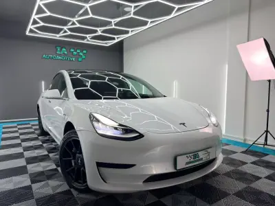Tesla Model 3 2019 - 18500 EUR, 162000 km - AUTO.MOTO.pt - 162000km - foto 4 de 24