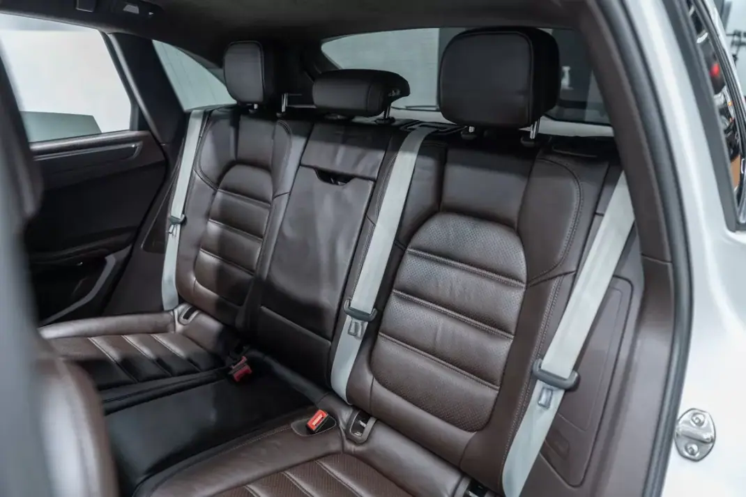 Porsche Macan 2016 - 49950 EUR, 131000 km - AUTO.MOTO.pt - 131000km - foto 51 de 53