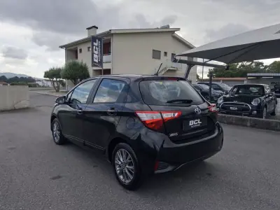 Toyota Yaris 2017 - 11990 EUR, 103000 km - AUTO.MOTO.pt - 103000km - foto 5 de 39