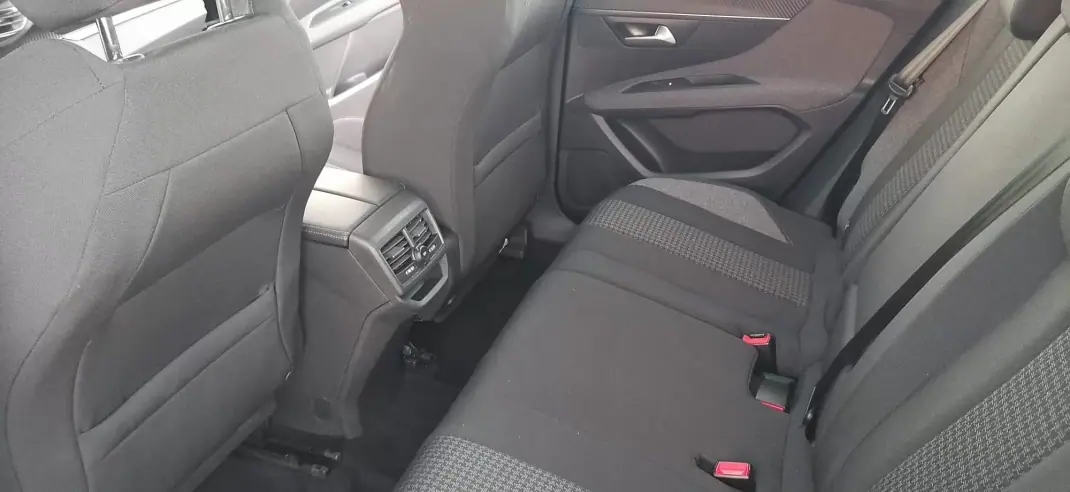 Peugeot 3008 2021 - 21900 EUR, 42000 km - AUTO.MOTO.pt - 42000km - foto 7 de 12