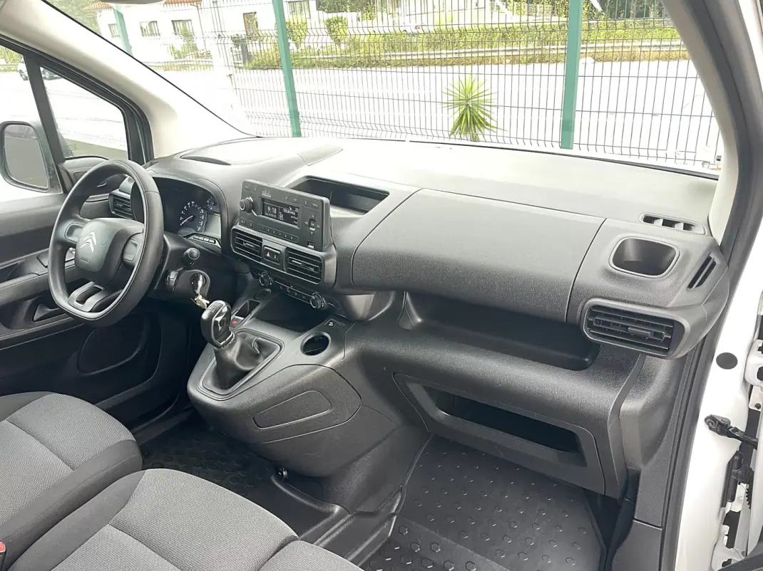 Citroën Berlingo 2020 - 10750 EUR, 156000 km - 156000km - foto 20 de 32