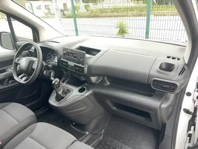 Citroën Berlingo 2020 - 10750 EUR, 156000 km - AUTO.MOTO.pt - 156000km - foto 20 de 32