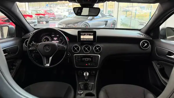 Mercedes-Benz A 180 2014 - 13990 EUR, 259250 km - AUTO.MOTO.pt - 259250km - foto 12 de 29