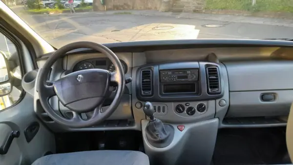 Renault Trafic 2006 - 11900 EUR, 211000 km - AUTO.MOTO.pt - 211000km - foto 7 de 14