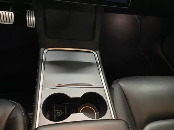 Tesla Model 3 2022 - 35950 EUR, 86200 km - AUTO.MOTO.pt - 86200km - foto 14 de 19