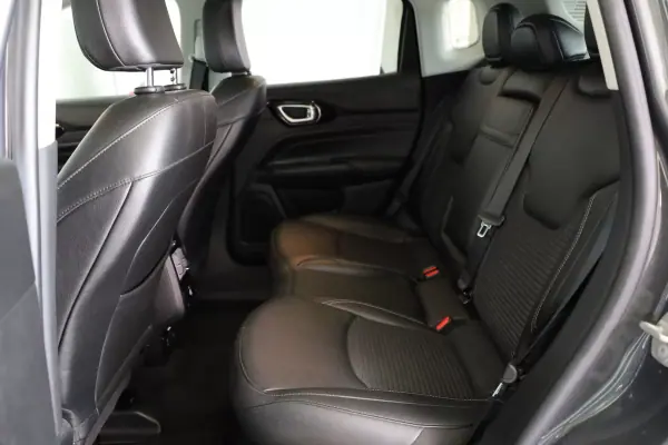 Jeep Compass 2021 - 23990 EUR, 73522 km - AUTO.MOTO.pt - 73522km - foto 26 de 41