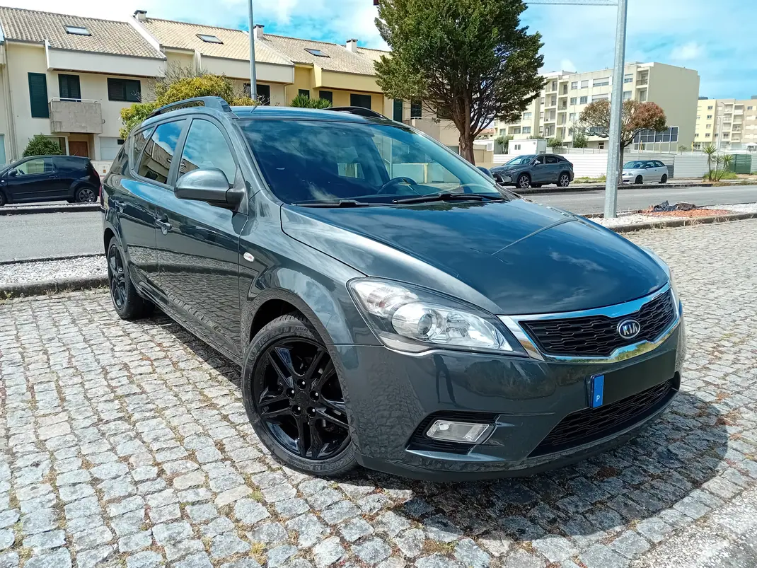 Kia Ceed SW 2009 - 5750 EUR, 130000 km - AUTO.MOTO.pt - 130000km - foto 3 de 12