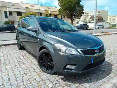 Kia Ceed SW 2009 - 5750 EUR, 130000 km - AUTO.MOTO.pt - 130000km - foto 3 de 12