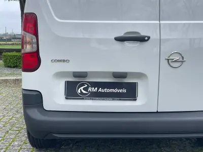 Opel Combo 2022 - 14450 EUR, 90000 km - AUTO.MOTO.pt - 90000km - foto 16 de 37