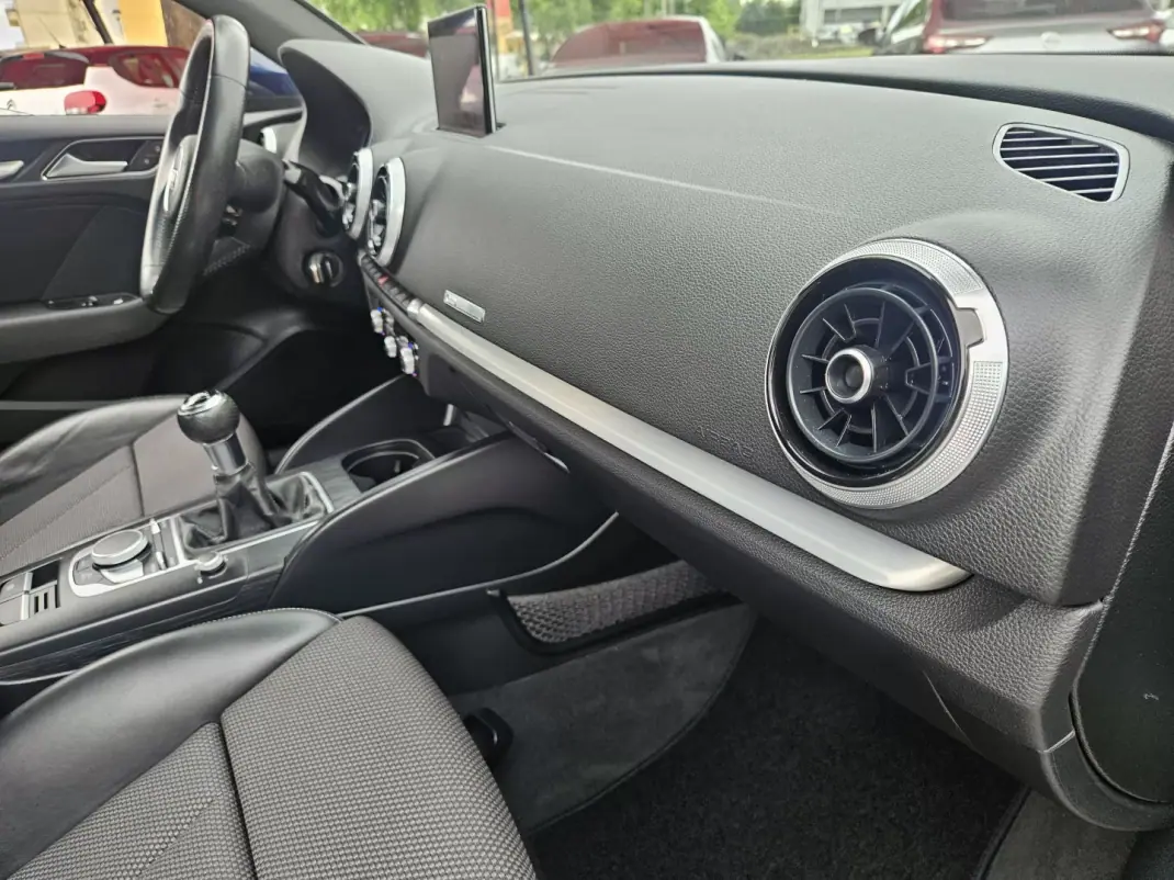 Audi A3 2017 - 22500 EUR, 50100 km - AUTO.MOTO.pt - 50100km - foto 26 de 53