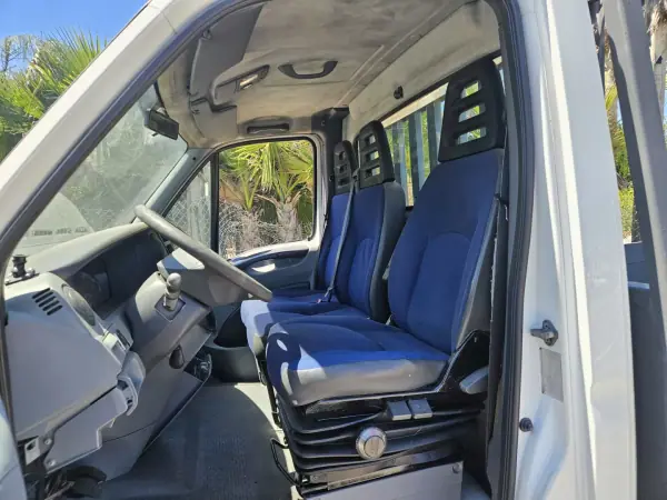 Iveco 2010 - 12350 EUR, 460000 km - AUTO.MOTO.pt - 460000km - foto 5 de 6