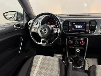 Volkswagen New Beetle 2018 - 19900 EUR, 58588 km - 58588km - foto 13 de 47