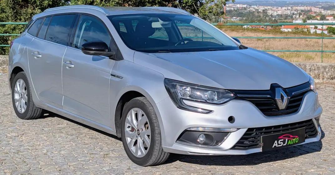 Renault Mégane Sport Tourer 2019 - 9500 EUR, 206229 km - 206229km - foto 4 de 21