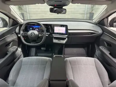 Renault Mégane E-Tech 2023 - 24950 EUR, 30503 km - AUTO.MOTO.pt - 30503km - foto 12 de 45