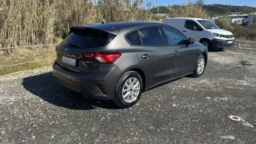 Ford Focus 2022 - 16490 EUR, 56000 km - AUTO.MOTO.pt - 56000km - foto 4 de 22