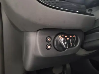 MINI Clubman 2021 - 23800 EUR, 93000 km - AUTO.MOTO.pt - 93000km - foto 30 de 41