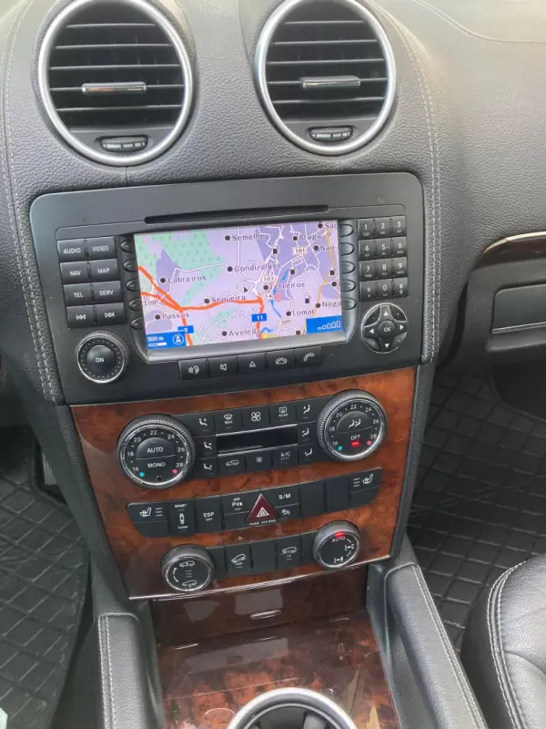 Mercedes-Benz GL 320 2007 - 19750 EUR, 218600 km - AUTO.MOTO.pt - 218600km - foto 12 de 23
