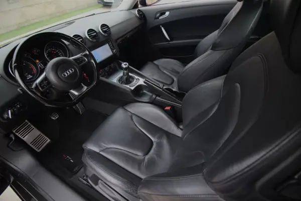 Audi TT Coupé 2009 - 15450 EUR, 207000 km - AUTO.MOTO.pt - 207000km - foto 10 de 24