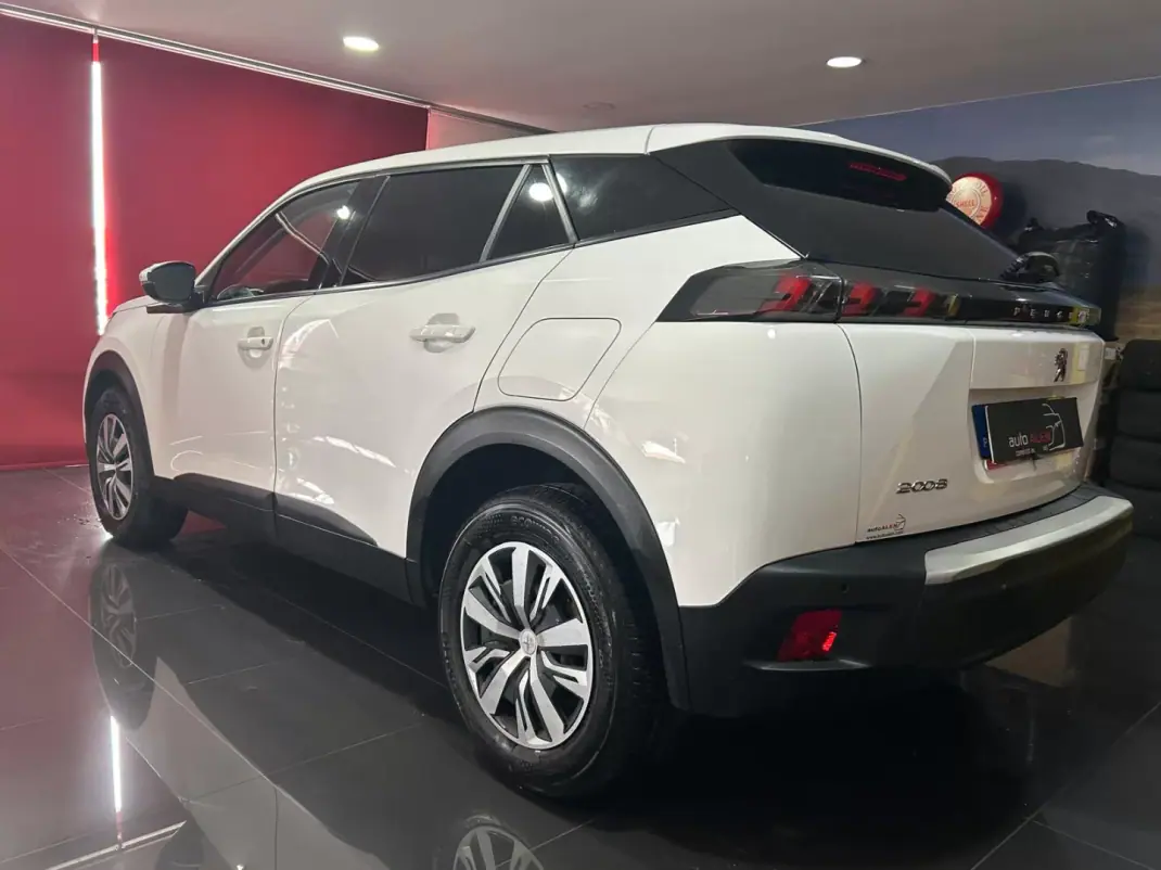 Peugeot 2008 2021 - 15750 EUR, 206114 km - AUTO.MOTO.pt - 206114km - foto 4 de 24