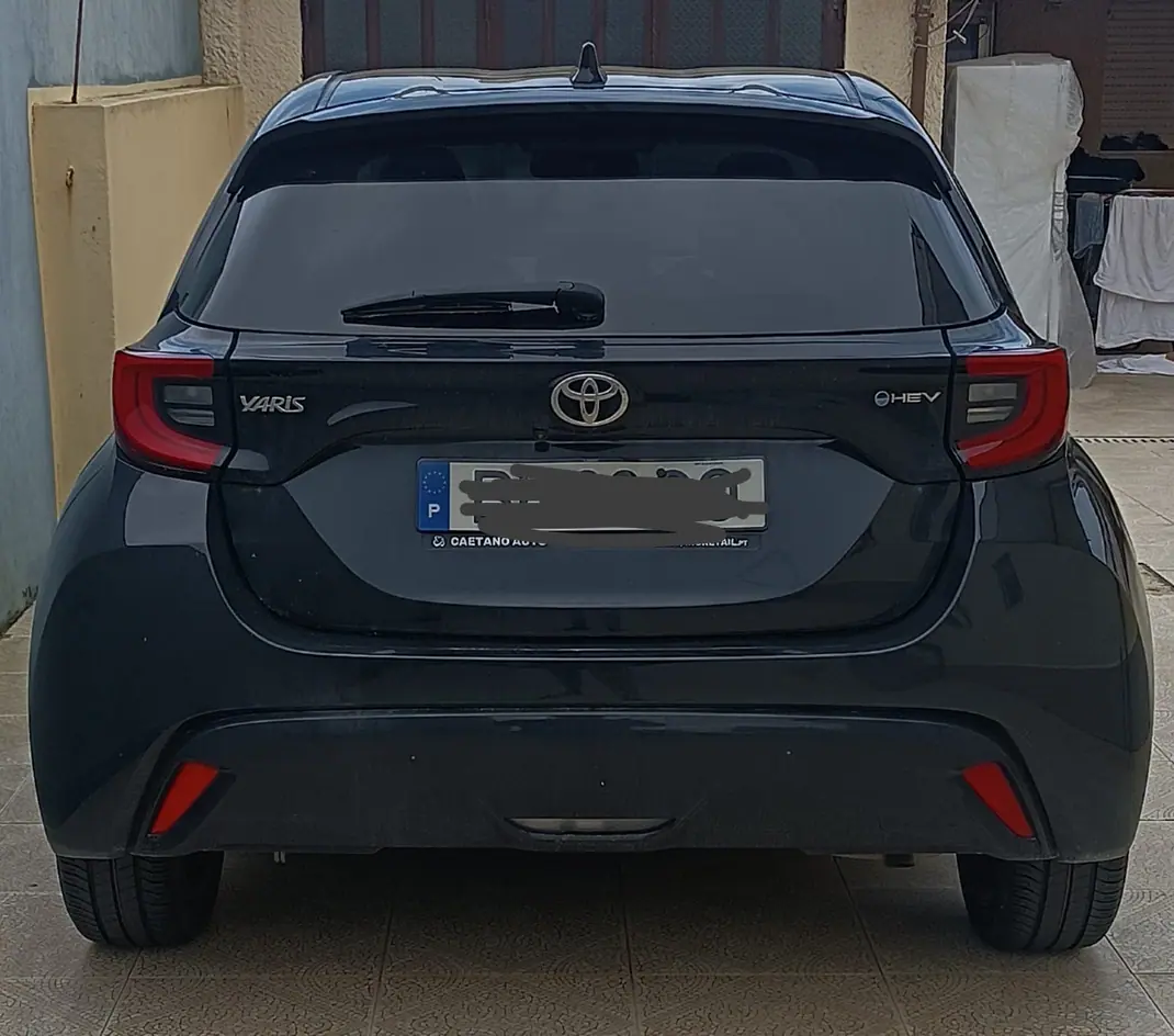 Toyota Yaris 2024 - 28000 EUR, 7870 km - AUTO.MOTO.pt - 7870km - foto 2 de 7