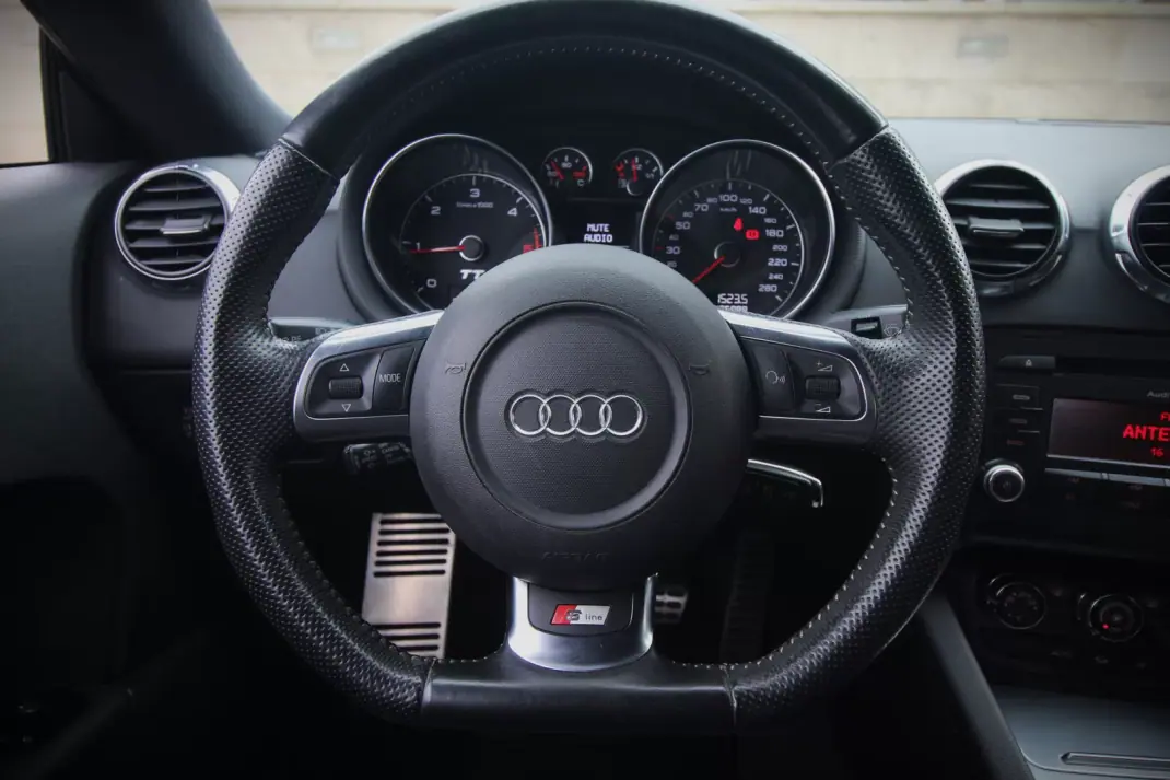 Audi TT Coupé 2009 - 16990 EUR, 185000 km - AUTO.MOTO.pt - 185000km - foto 13 de 29