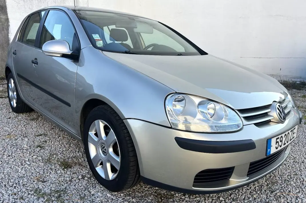 Volkswagen Golf 2004 - 4990 EUR, 228700 km - AUTO.MOTO.pt - 228700km - foto 2 de 11