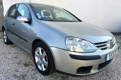 Volkswagen Golf 2004 - 4990 EUR, 228700 km - AUTO.MOTO.pt - 228700km - foto 2 de 11
