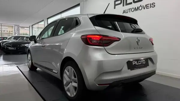 Renault Clio 2022 - 14900 EUR, 136243 km - AUTO.MOTO.pt - 136243km - foto 6 de 30