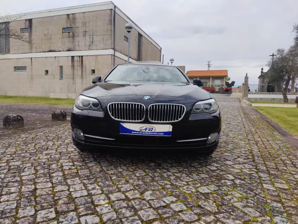 BMW 520 2011 - 14950 EUR, 198974 km - AUTO.MOTO.pt - 198974km - foto 2 de 11