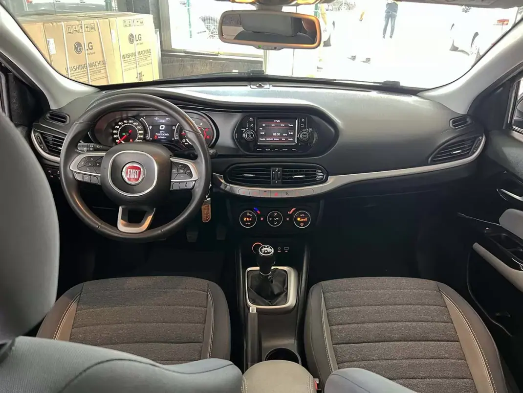 Fiat Tipo Sedan 2016 - 8600 EUR, 147438 km - 147438km - foto 10 de 22