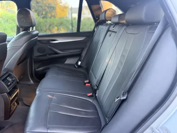 BMW X5 2017 - 33999 EUR, 170000 km - AUTO.MOTO.pt - 170000km - foto 13 de 19
