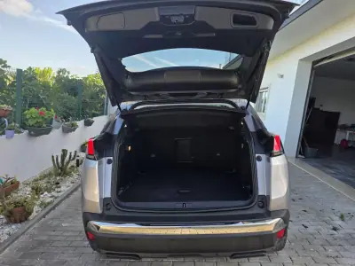 Peugeot 3008 2019 - 13900 EUR, 198000 km - AUTO.MOTO.pt - 198000km - foto 32 de 58