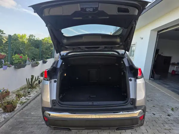 Peugeot 3008 2019 - 13900 EUR, 198000 km - AUTO.MOTO.pt - 198000km - foto 32 de 58
