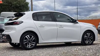 Peugeot 208 2022 - 14750 EUR, 32220 km - AUTO.MOTO.pt - 32220km - foto 7 de 20