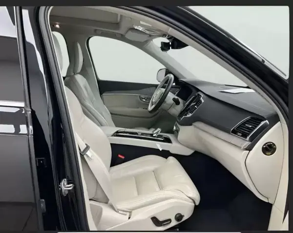 Volvo XC 90 2022 - 52990 EUR, 91200 km - AUTO.MOTO.pt - 91200km - foto 20 de 23