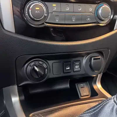 Nissan Navara 2021 - 34500 EUR, 93942 km - AUTO.MOTO.pt - 93942km - foto 3 de 23