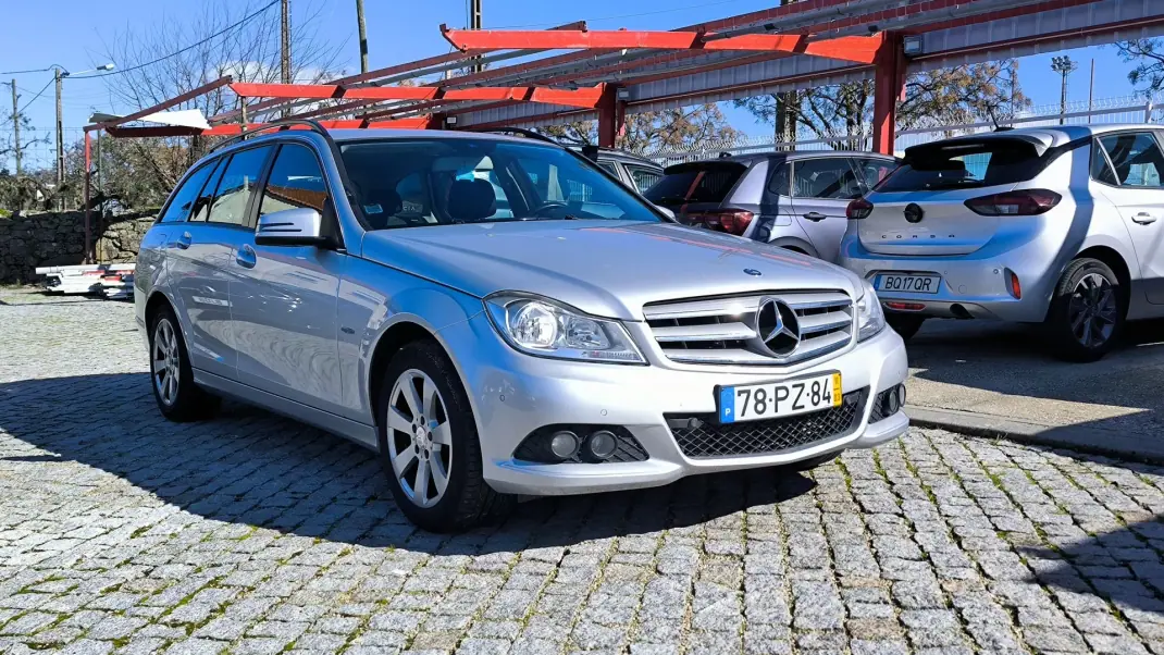 Mercedes-Benz C 200 2011 - 9450 EUR, 363650 km - AUTO.MOTO.pt - 363650km - foto 3 de 8