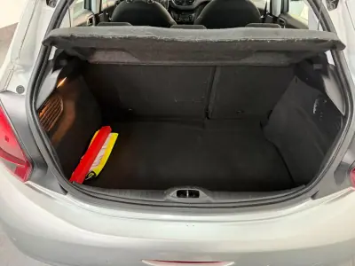 Peugeot 208 2015 - 8500 EUR, 152000 km - 152000km - foto 23 de 26