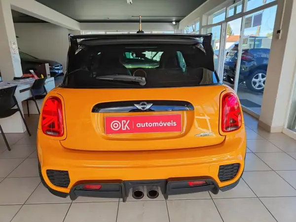 MINI John Cooper Works 2015 - 21500 EUR, 91950 km - AUTO.MOTO.pt - 91950km - foto 9 de 38