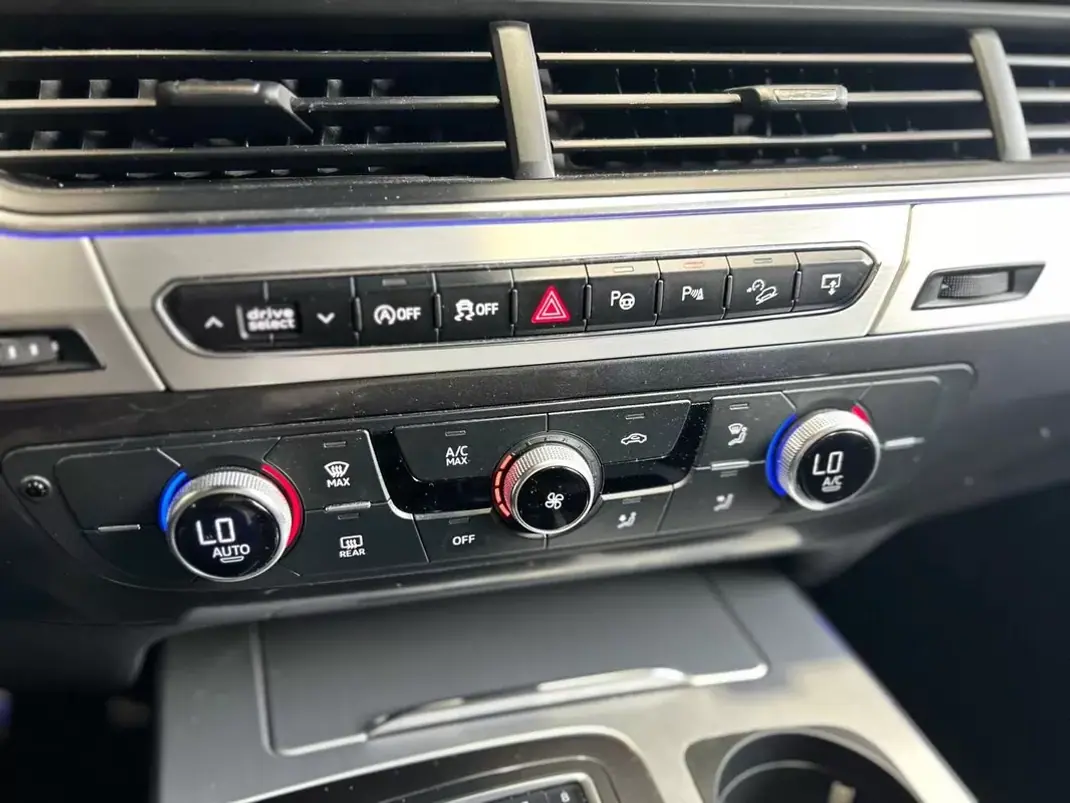 Audi Q7 2016 - 41000 EUR, 139983 km - AUTO.MOTO.pt - 139983km - foto 18 de 46