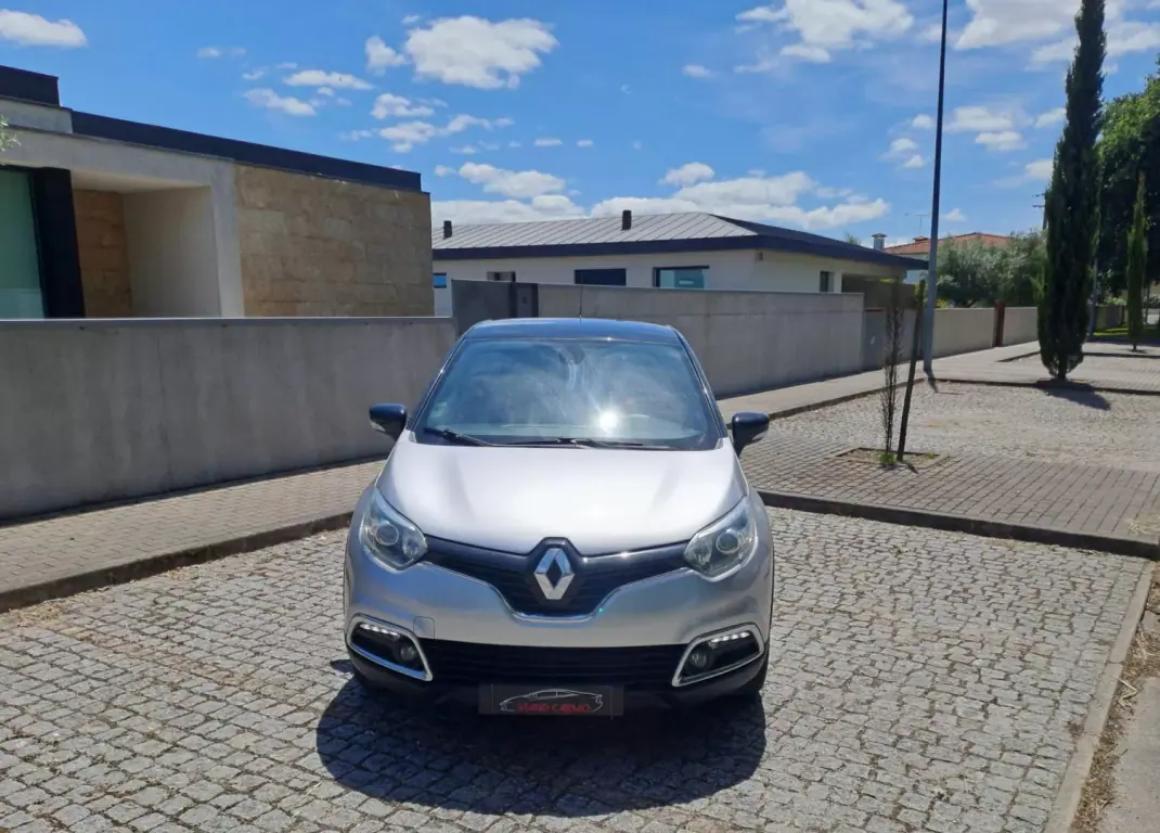 Renault Captur 2015 - 12500 EUR, 154000 km - AUTO.MOTO.pt - 154000km - foto 2 de 14