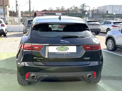 Jaguar E-Pace 2018 - 31500 EUR, 128416 km - AUTO.MOTO.pt - 128416km - foto 4 de 18