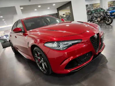 Alfa Romeo Giulia 2018 - 65500 EUR, 53000 km - AUTO.MOTO.pt - 53000km - foto 11 de 37